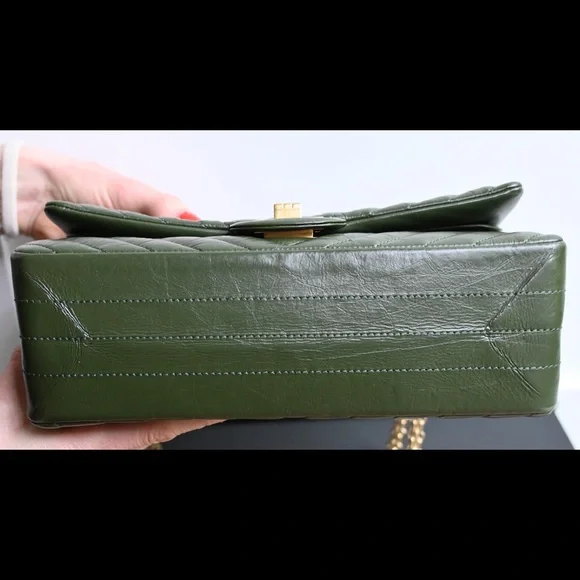 Chanel reissue 2.55 classic flap bag - Picture 6 of 10